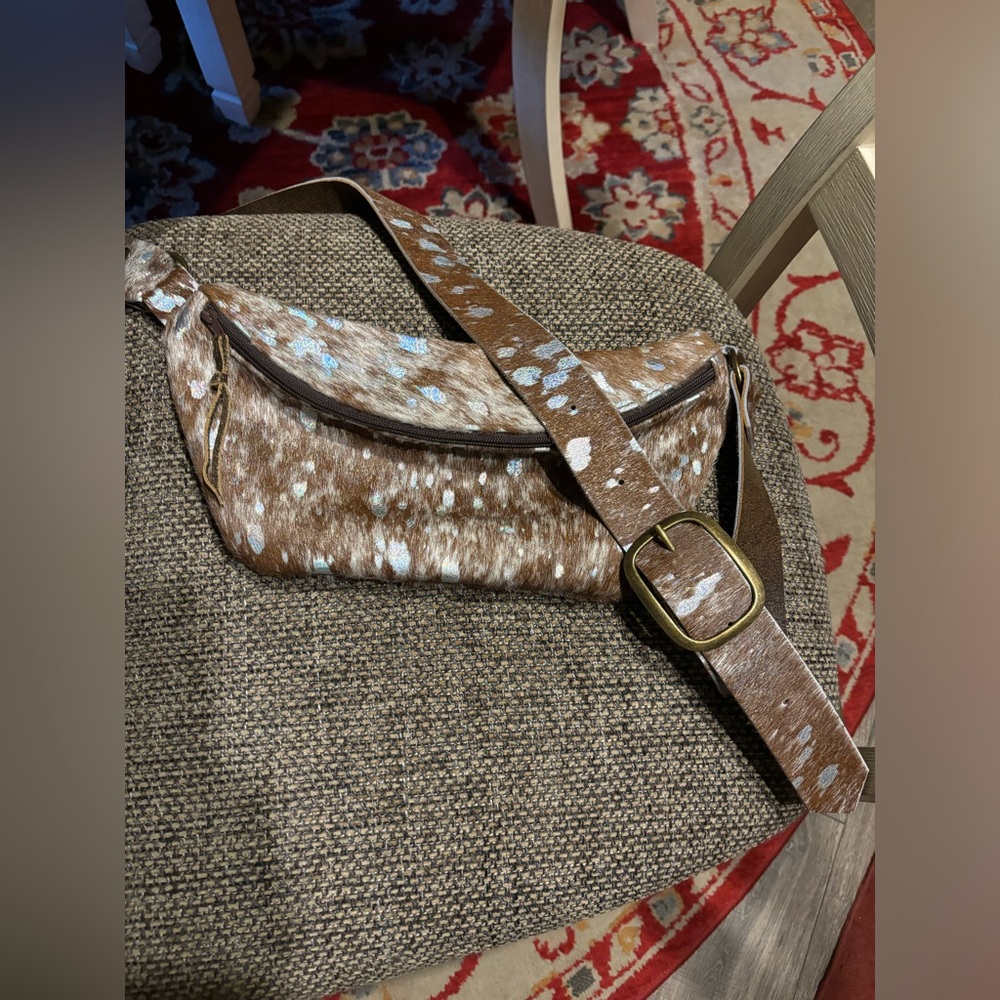 BEAUTIFUL new brown bum sling bag Keep It Gypsy ✨🍂
